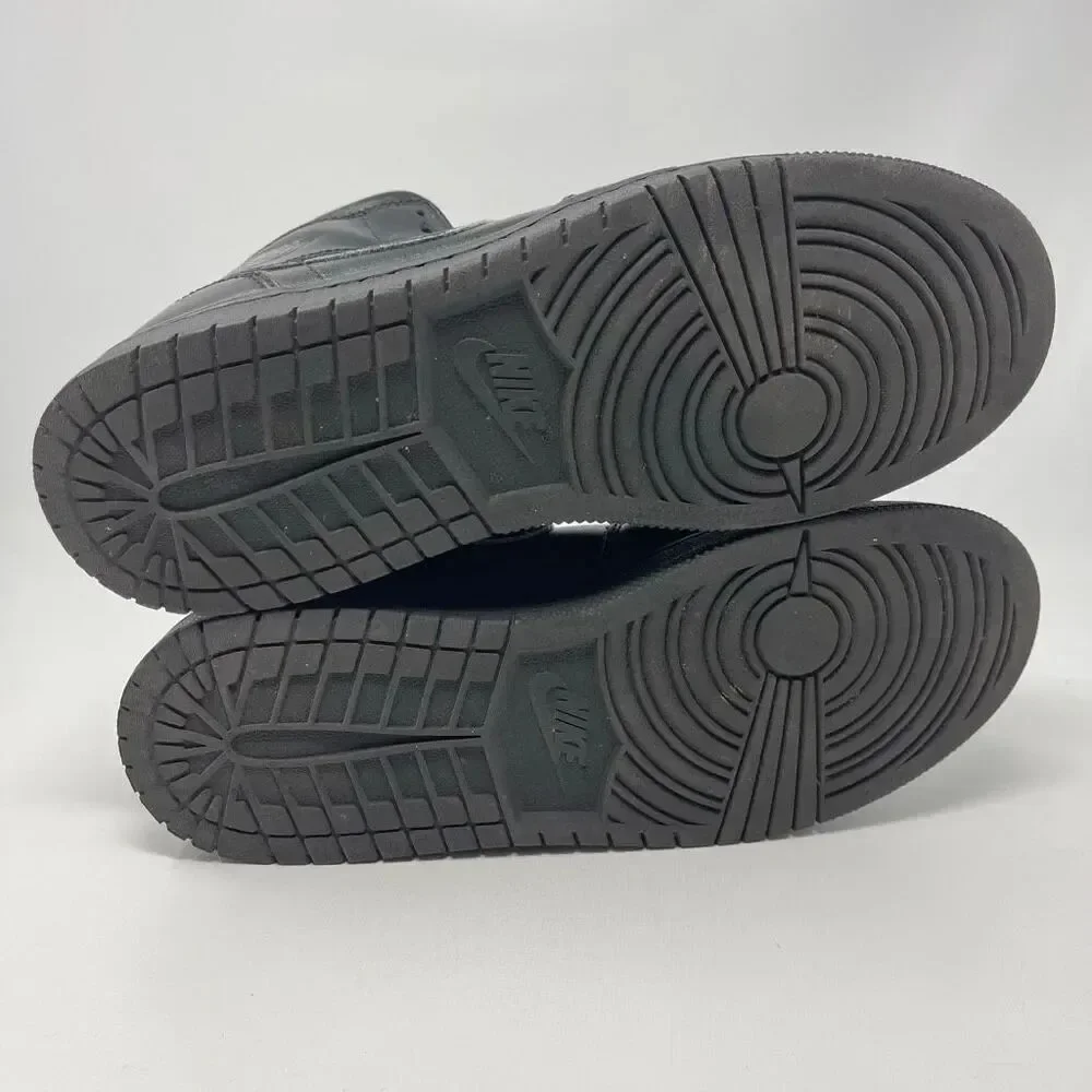 Nike Air Jordan 1 Mid Triple Black Sneakers Youth Size 7Y 8.5 Women’s 554725-090